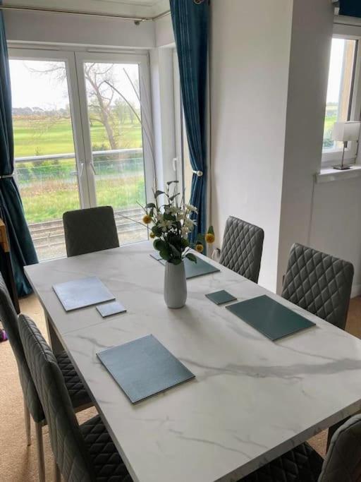 Beautiful 2 Bedroom Flat Overlooking Golf Course Carnoustie Eksteriør billede